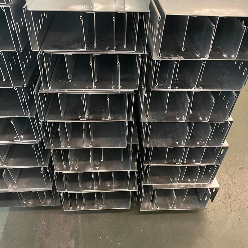 Baki Kabel Tepi Tetesan Air