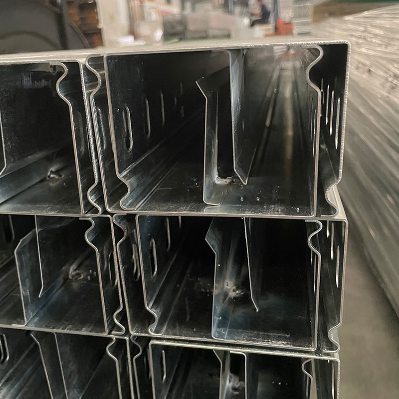 Baki Kabel yang dapat mengunci sendiri