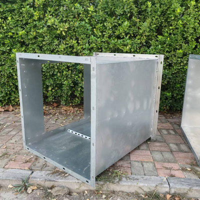 Baki kabel poros vertikal