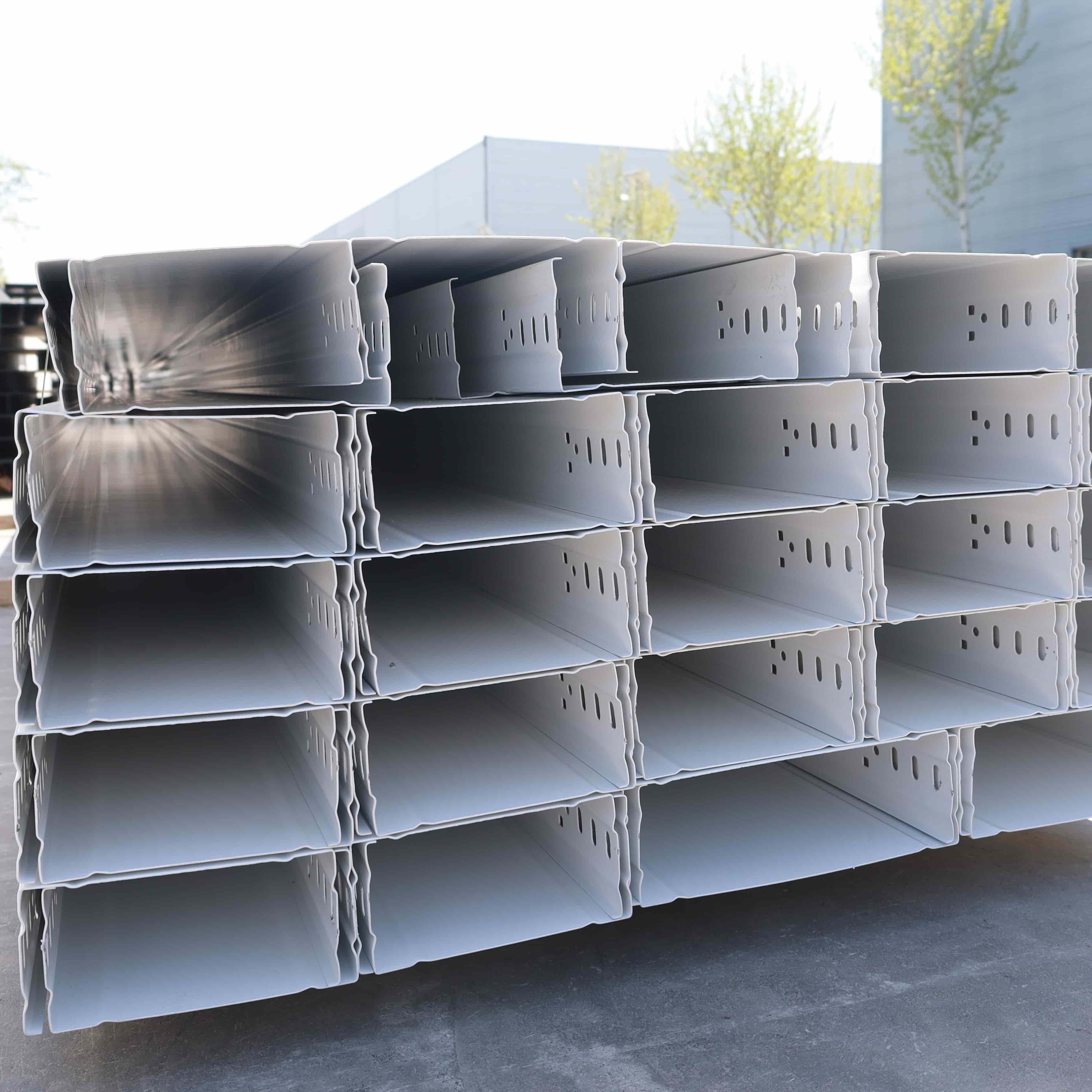 Jembatan kabel tipe baki